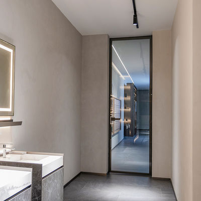 Gehärtetes Glas Toilettenbadezimmer Tor Aluminium Spülung Schwingen Magnetbildschirm